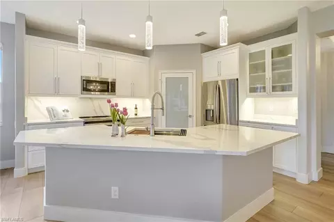954 Carrick Bend Cir #102, Naples, FL 34110