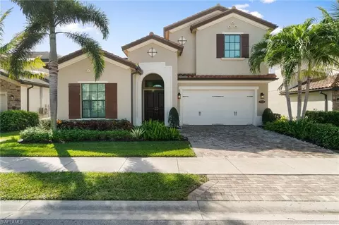 9225 Woodhurst Dr, Naples, FL 34120