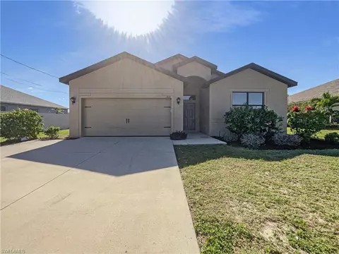 1808 Trafalgar Pkwy, Cape Coral, FL 33991