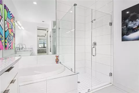 Bath - 7345 Rockefeller Dr, Naples, FL 34119 photo 2 of 4