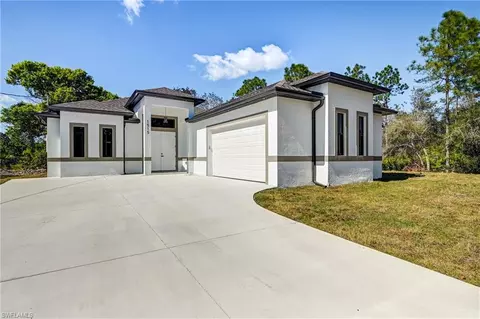 1515 Edison Ave, Lehigh Acres, FL 33972
