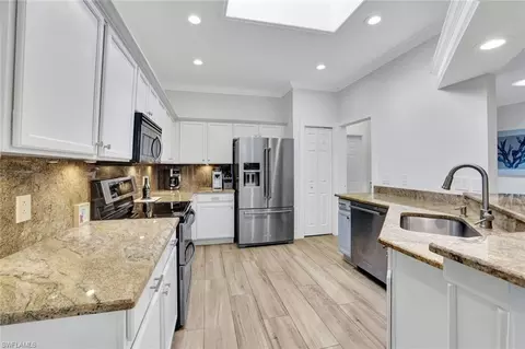 302 Stanhope Cir, Naples, FL 34104 photo 7
