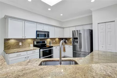 302 Stanhope Cir, Naples, FL 34104 photo 6