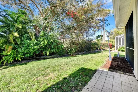 302 Stanhope Cir, Naples, FL 34104 photo 19