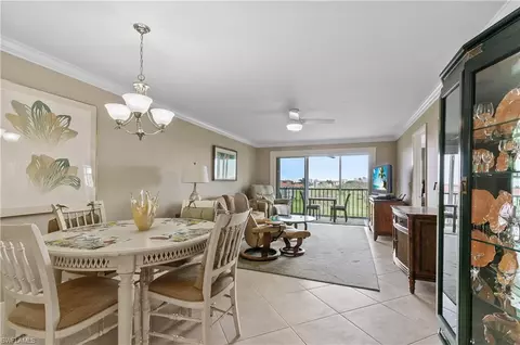 37 High Point Cir E #403, Naples, FL 34103 photo 3