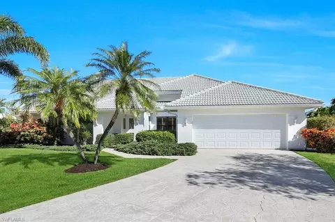 28800 Regis Ct, Bonita Springs, FL 34134
