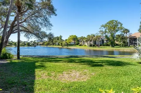 541 Lake Louise Cir #6-104, Naples, FL 34110