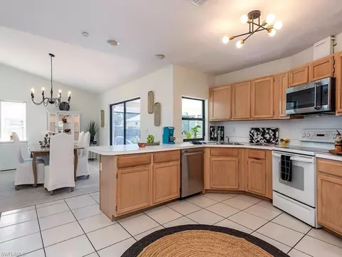 22 Willoughby Dr, Naples, FL 34110 photo 5