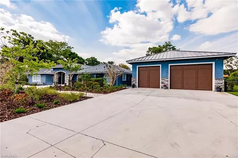 221 Tupelo Rd, Naples, FL 34108