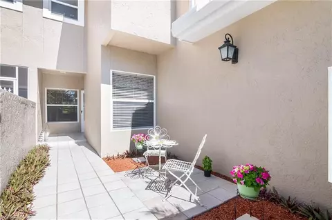 314 Emerald Bay Cir #I3, Naples, FL 34110