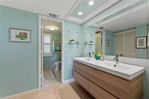 Bath - 263 Candycane Ln #7, Naples, FL 34112 photo 1 of 4
