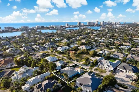 View/Area - 540 Ketch Dr, Naples, FL 34103 photo 4 of 5