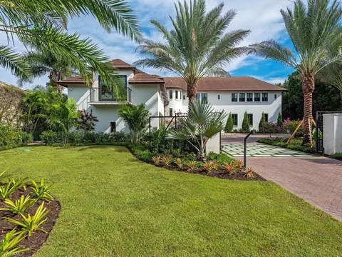 3595 Gin Ln, Naples, FL 34102