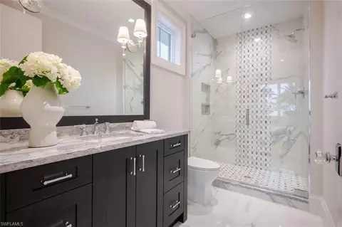 Bath - 128 1st Ave S, Naples, FL 34102 photo 5 of 9