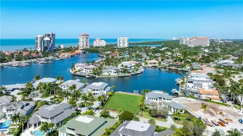 401 Neapolitan Way, Naples, FL 34103