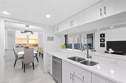5550 Heron Point Dr #503, Naples, FL 34108