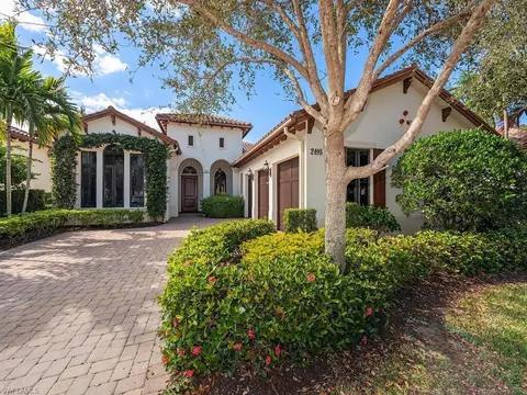2195 Residence Cir, Naples, FL 34105