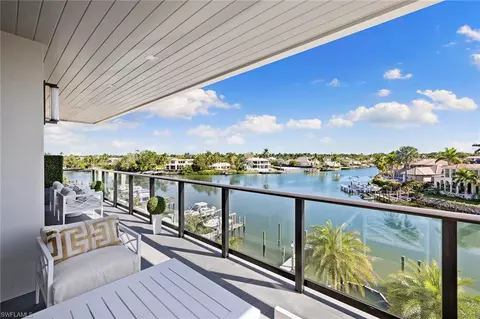 1820 Gulf Shore Blvd N #401, Naples, FL 34102