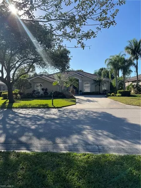 7695 Naples Heritage Dr, Naples, FL 34112