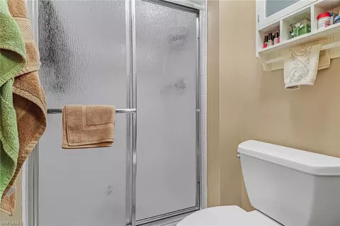 Bath - 1025 Foxfire Ln #306, Naples, FL 34104 photo 2 of 3