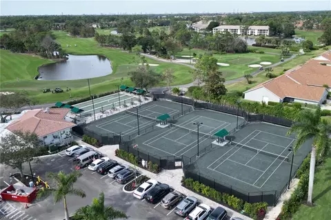View/Area - 1025 Foxfire Ln #306, Naples, FL 34104 photo 3 of 6