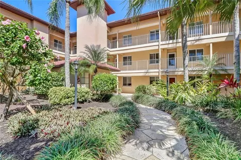 Exterior - 1025 Foxfire Ln #306, Naples, FL 34104 photo 1 of 10