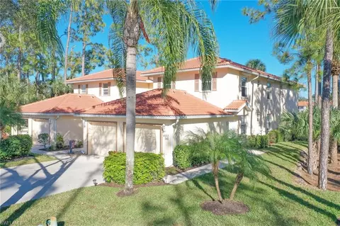 480 Robin Hood Cir #202, Naples, FL 34104