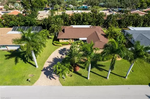 1033 N Town And River Dr, Fort Myers, FL 33919