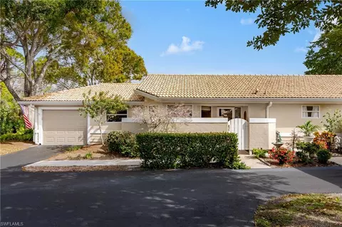 362 Emerald Bay Cir #O1, Naples, FL 34110