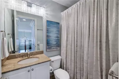 Bath - 3280 Atlantic Cir, Naples, FL 34119 photo 4 of 6