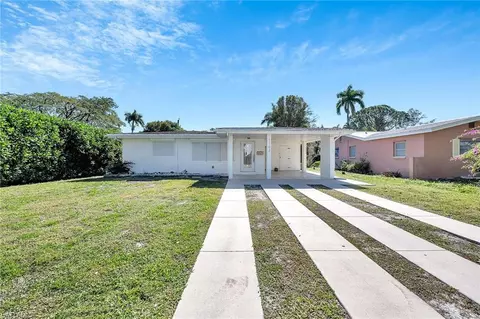 1162 8th Ter N, Naples, FL 34102