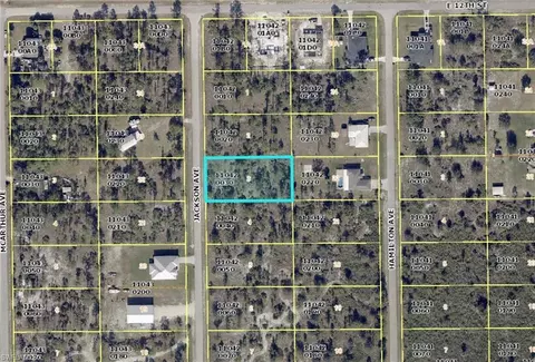 1118 Jackson Ave, Lehigh Acres, FL 33972