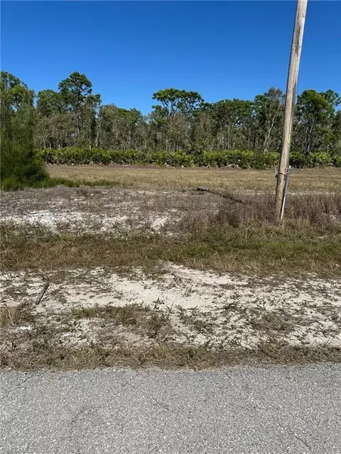 4105 NW Nw 22nd Ter, Cape Coral, FL 33993