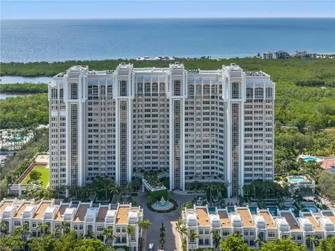 7117 Pelican Bay Blvd #1603, Naples, FL 34108