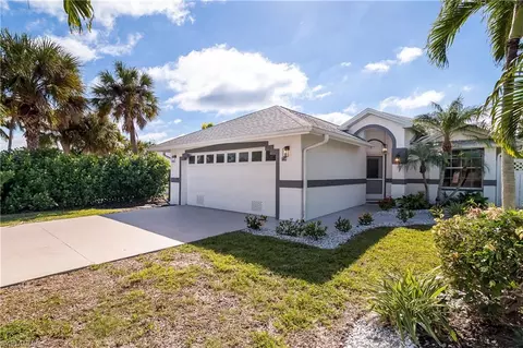 734 103rd Ave N, Naples, FL 34108