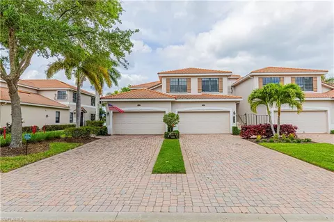 10530 Smokehouse Bay Dr #101, Naples, FL 34120