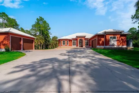 670 1st St NW, Naples, FL 34120