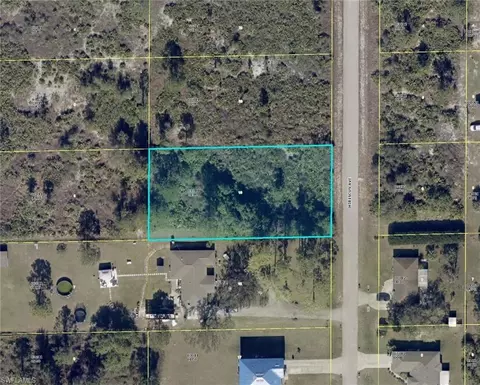 1213 Hibiscus Ave, Lehigh Acres, FL 33972