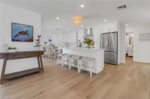 588 W Valley Dr, Bonita Springs, FL 34134