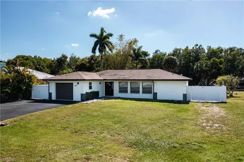 4572 32nd Ave SW, Naples, FL 34116