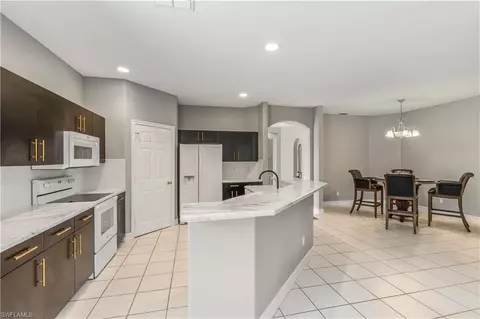 937 Carrick Bend Cir #102, Naples, FL 34110