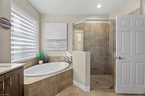 Bath - 9412 La Bianco St, Fort Myers, FL 33967 photo 3 of 5