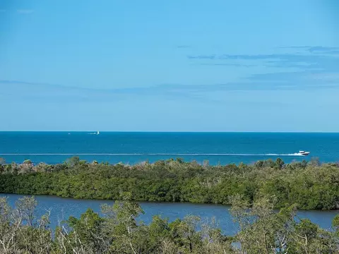 6825 Grenadier Blvd #604, Naples, FL 34108