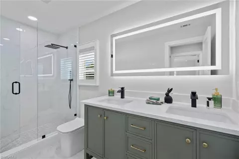Bath - 415 Panay Ave W, Naples, FL 34113 photo 3 of 3