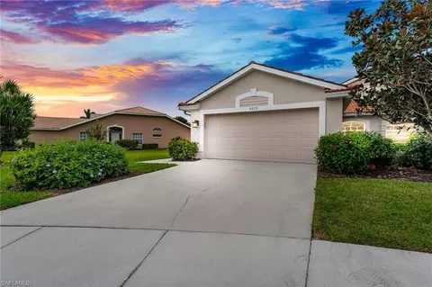 6672 Castlelawn Pl #11, Naples, FL 34113