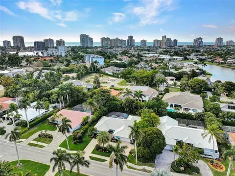 View/Area - 735 Old Trail Dr, Naples, FL 34103 photo 1 of 8