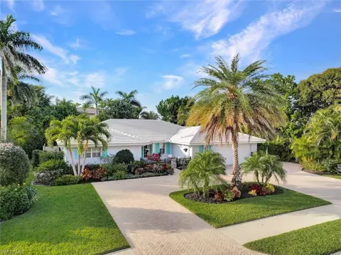 Exterior - 735 Old Trail Dr, Naples, FL 34103 photo 13 of 14