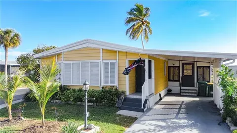56 Oceans Blvd, Naples, FL 34104