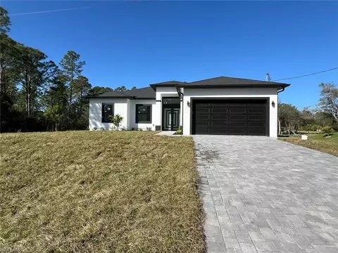 1121 Dixie Ave, Lehigh Acres, FL 33972