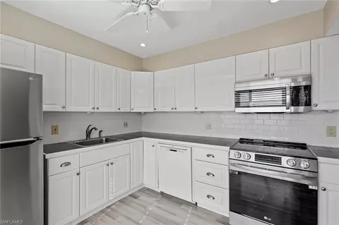 158 Lollypop Ln #842, Naples, FL 34112